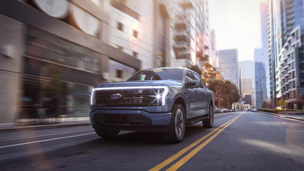 فورد تكشف عن شاحنة المستقبل الكهربائية بالكامل F-150 لايتنينغ