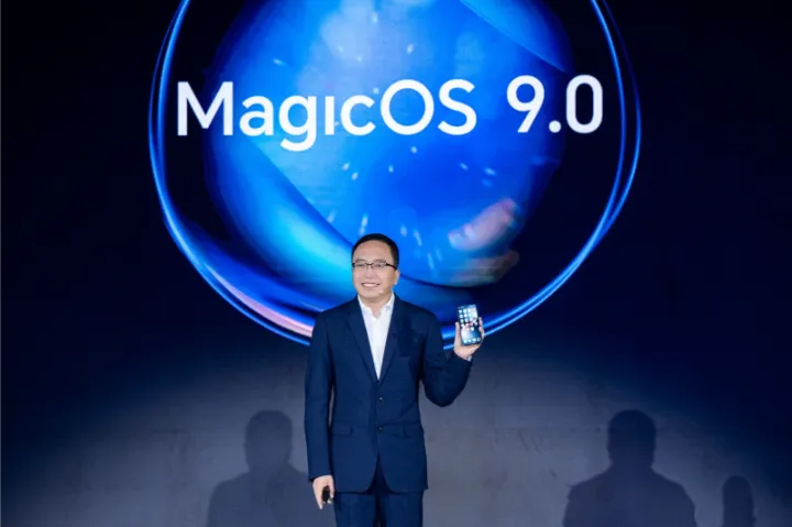 عرض نظام MagicOS 9.0 مع هاتف ذكي